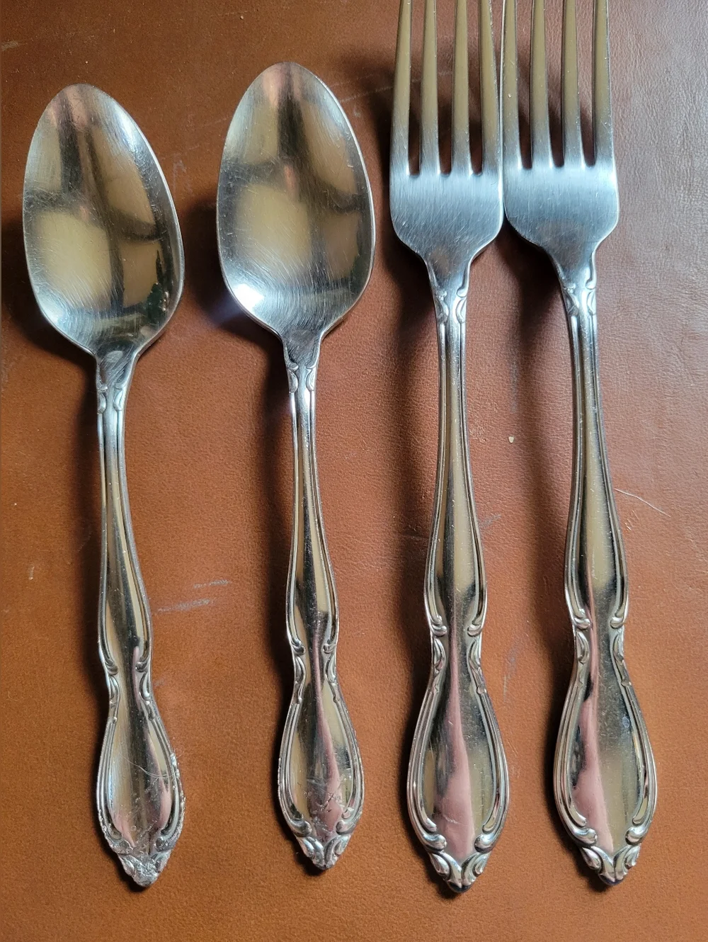 2 Dinner Forks 2 Spoons- Old South II? Silverplate Silver Plate Oneida Plumes